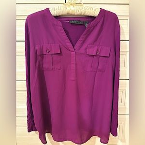 Purple 3/4 sleeved V-neck w pockets